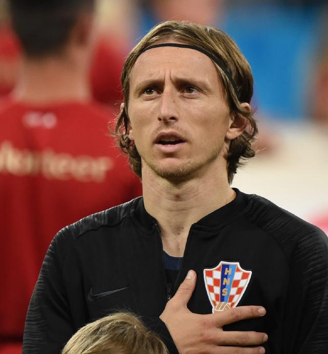 世体：近三千英格兰球迷做客，皇马vs曼城安排1700名安保