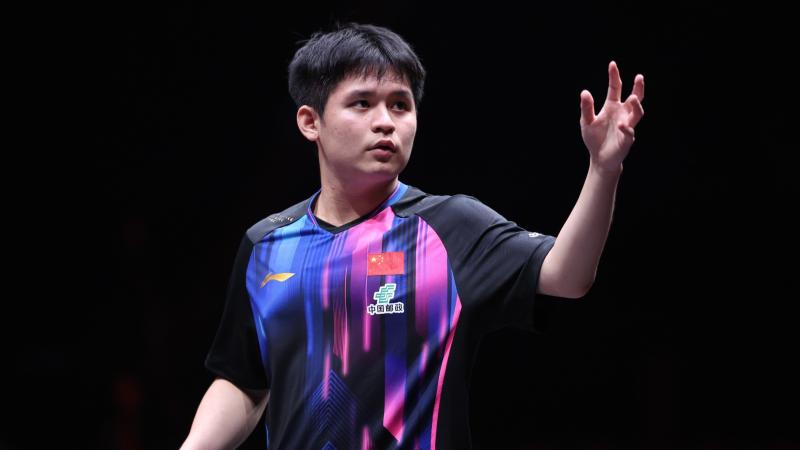 F1世界冠军现身2025阿布扎比大奖赛