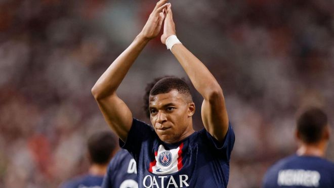 落后23分算啥？约基奇40+9+8教做人，掘金三分雨逆转老鹰，穆雷12助攻才是关键